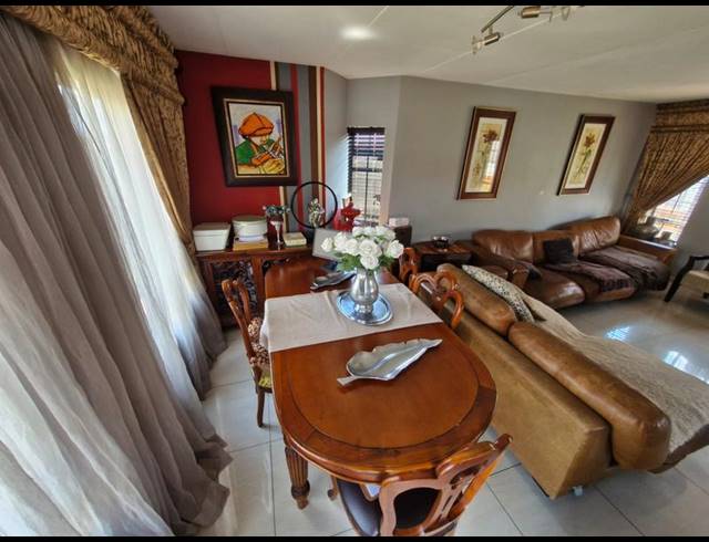 3 BEDROOM TOWNHOUSE FOR SALE IN BROOKLANDS LIFESTYLE ESTATE